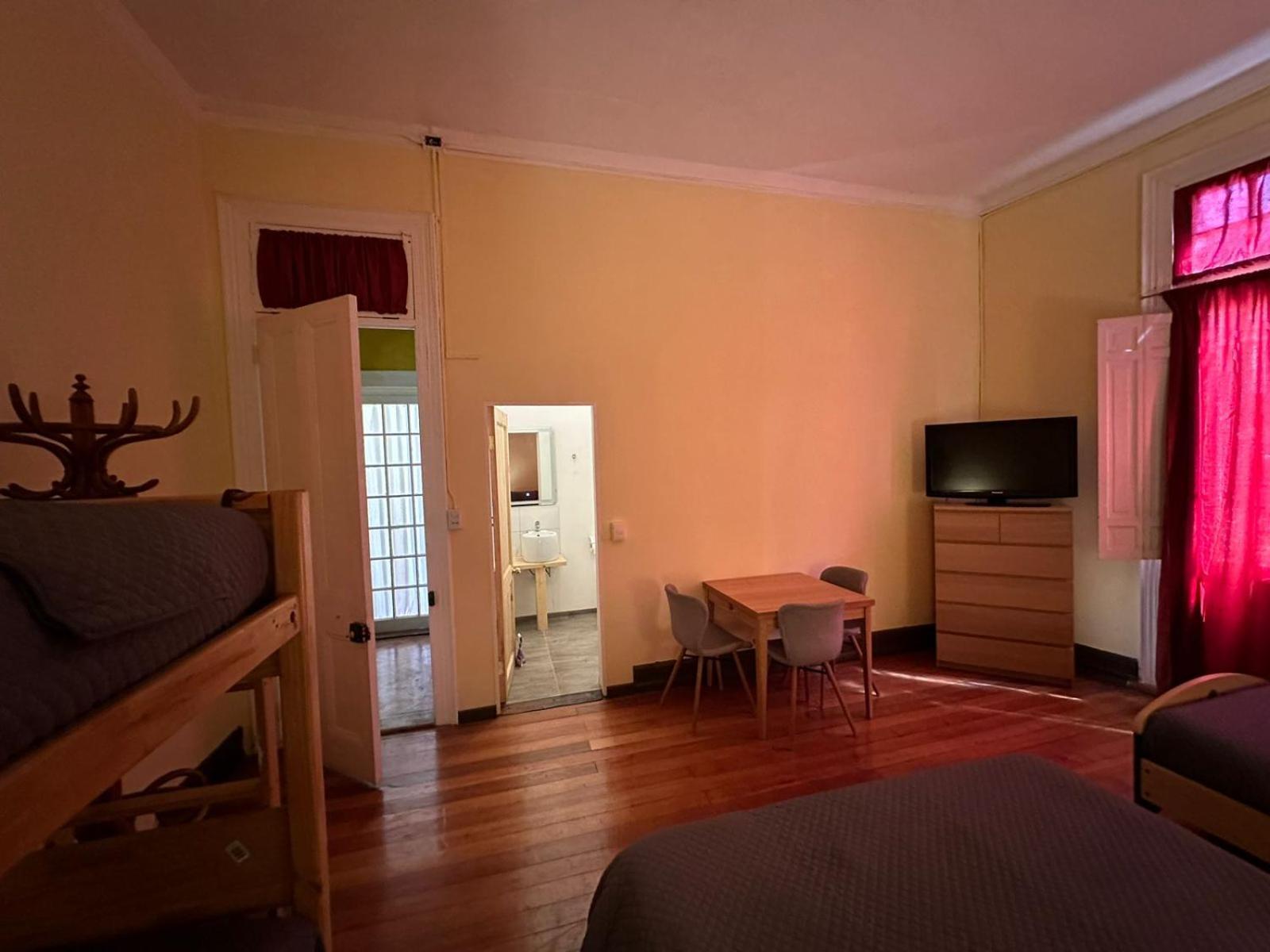 Hotel Das Gelbe Haus à Valparaíso Extérieur photo